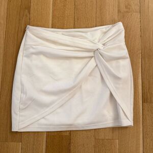 SHEIN White Knot Detail Skirt